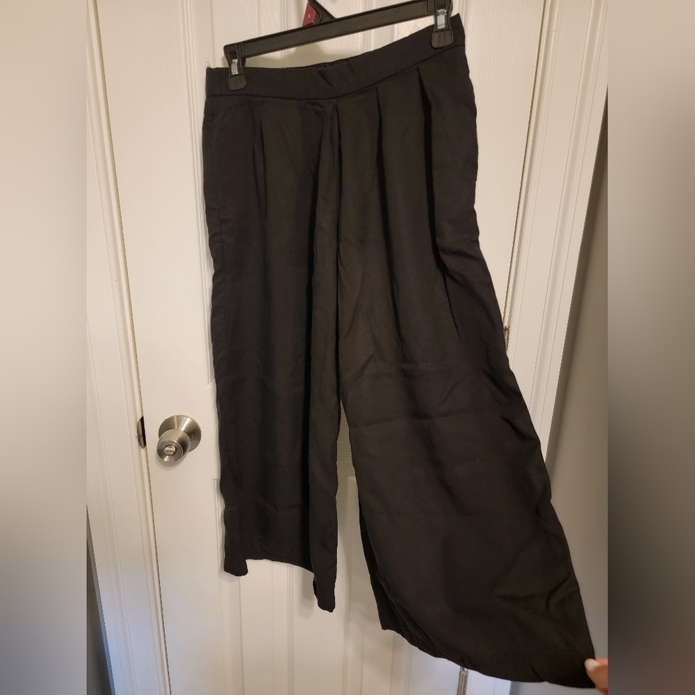 LOFT Black Wide-Leg Pants, Cropped - Picture 3 of 6